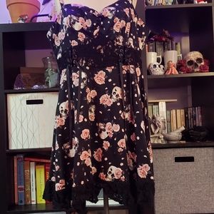 Hot Topic Pink Floral & Skull plus size 20